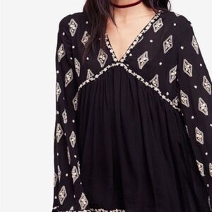 Free People / Diamond Embroidered Bell Sleeve Tunic / M